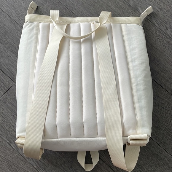 ✨SOLD ✨ North Face Berkeley Tote - vintage white - Picture 10 of 15